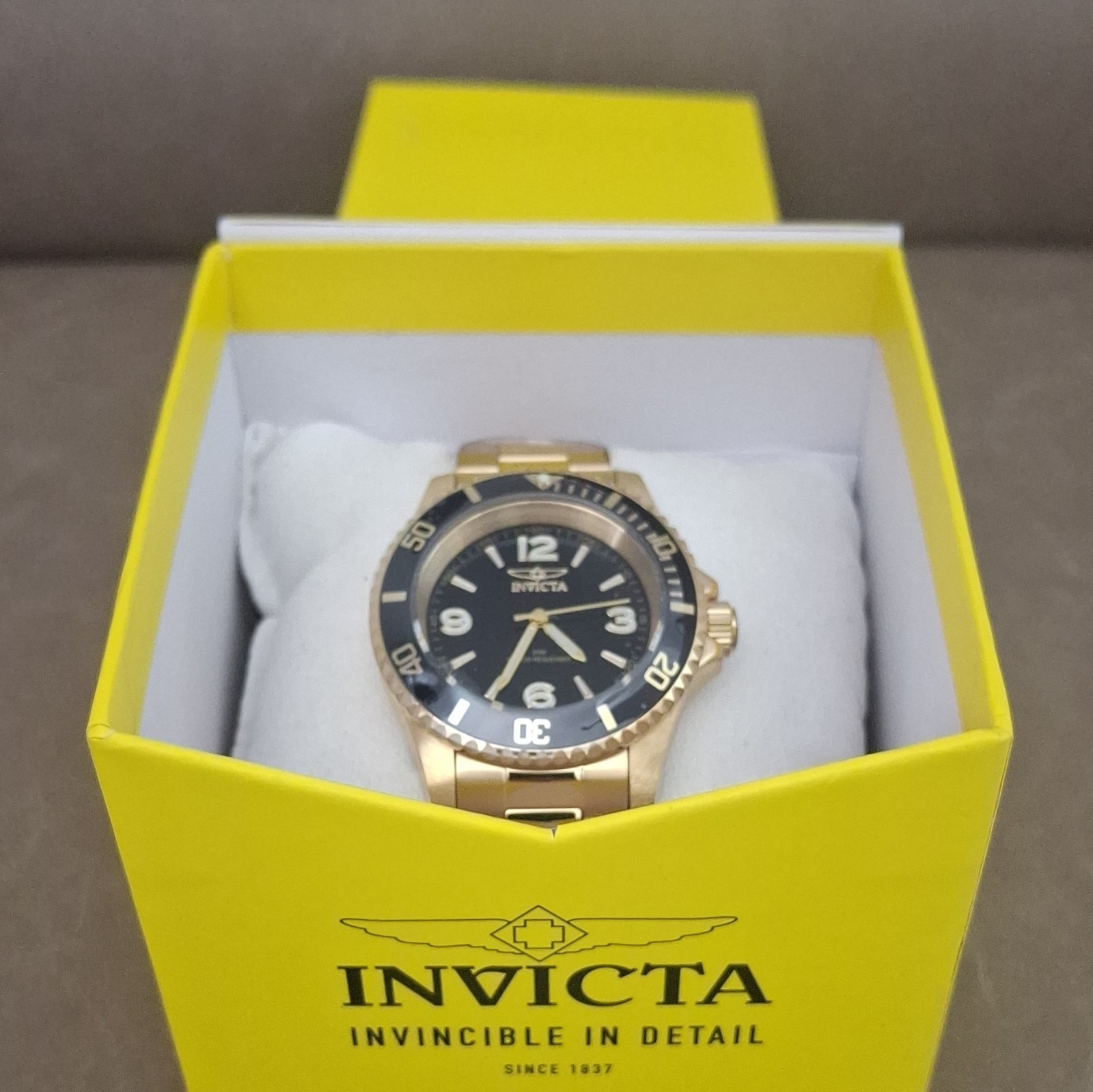 Invicta Pro Diver Quartz 47mm Gold SS Black Dial 50m Diver Watch w/ Box