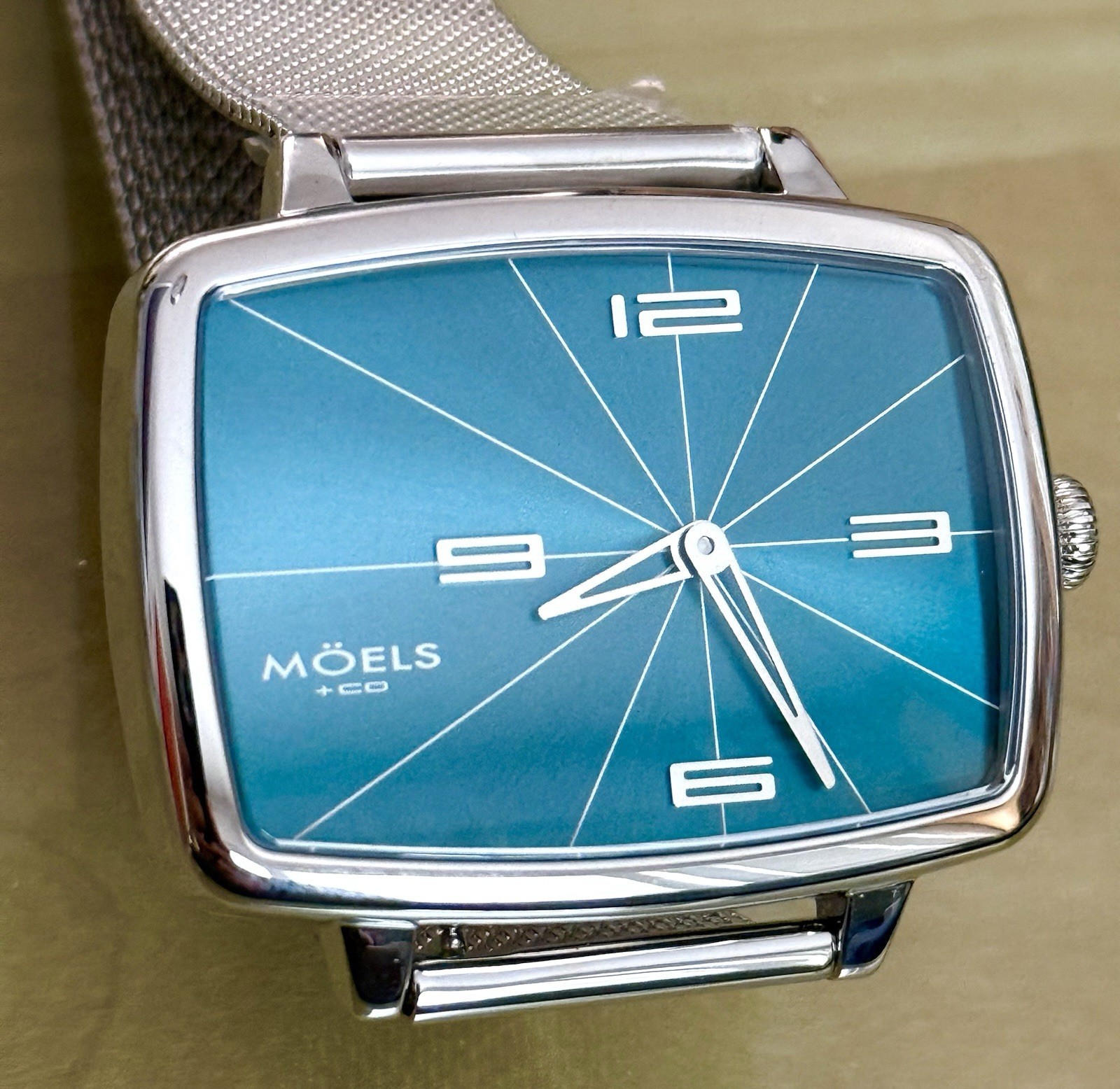 NEW MOELS & CO 528 S2