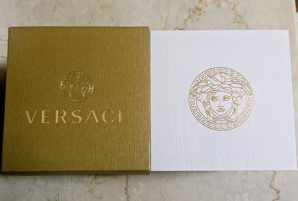 [B1Y] Versace Greca Logo Chronograph Gold Dial Men’s Watch VEZ900421 [t5s]