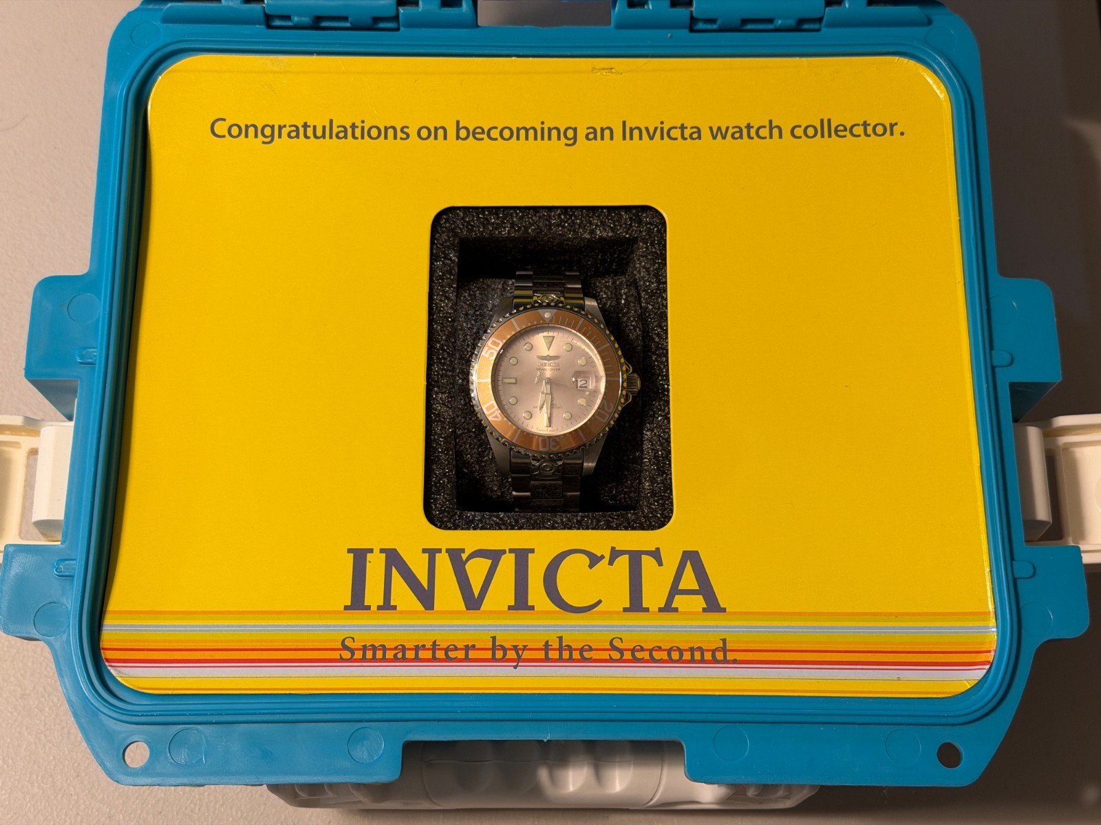 Invicta Pro Diver Men’s Watch ~ Model 13858 ~ With 3-Slot Dive Impact Case!