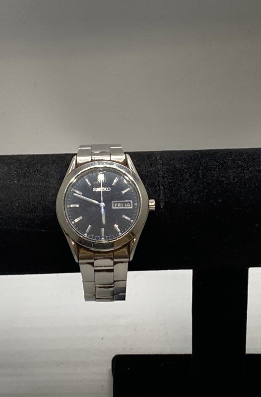 Seiko 7N43-9070 Men’s Stainless Steel Black Dial Day Date Quartz Watch