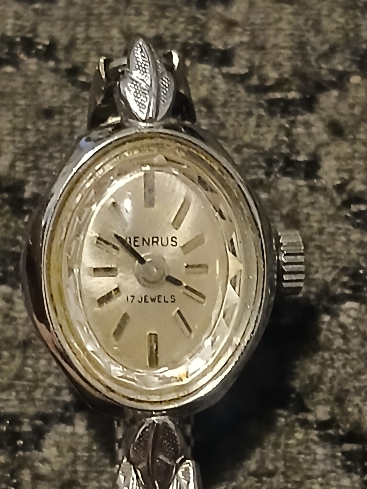 Vintage Benrus 17 Jewels Ladies Mechanical Wind Watch Stainless Steel Back RUNS