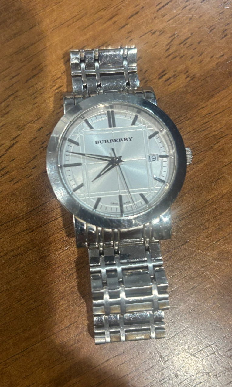 Burberry BU1350 MEN’S WHITE FACE 50MM WATCH (STAINLESS STEAL WHITE)USED
