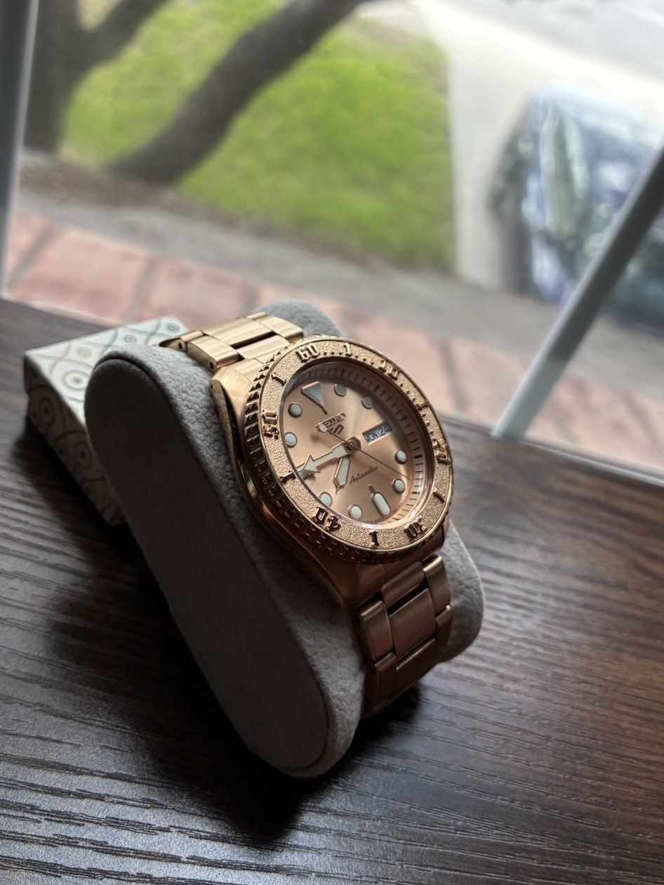 Seiko 5 Men’s Automatic Diver Watch SRPE72K1 Rose Gold Tone Day/Date 4R36 08E0