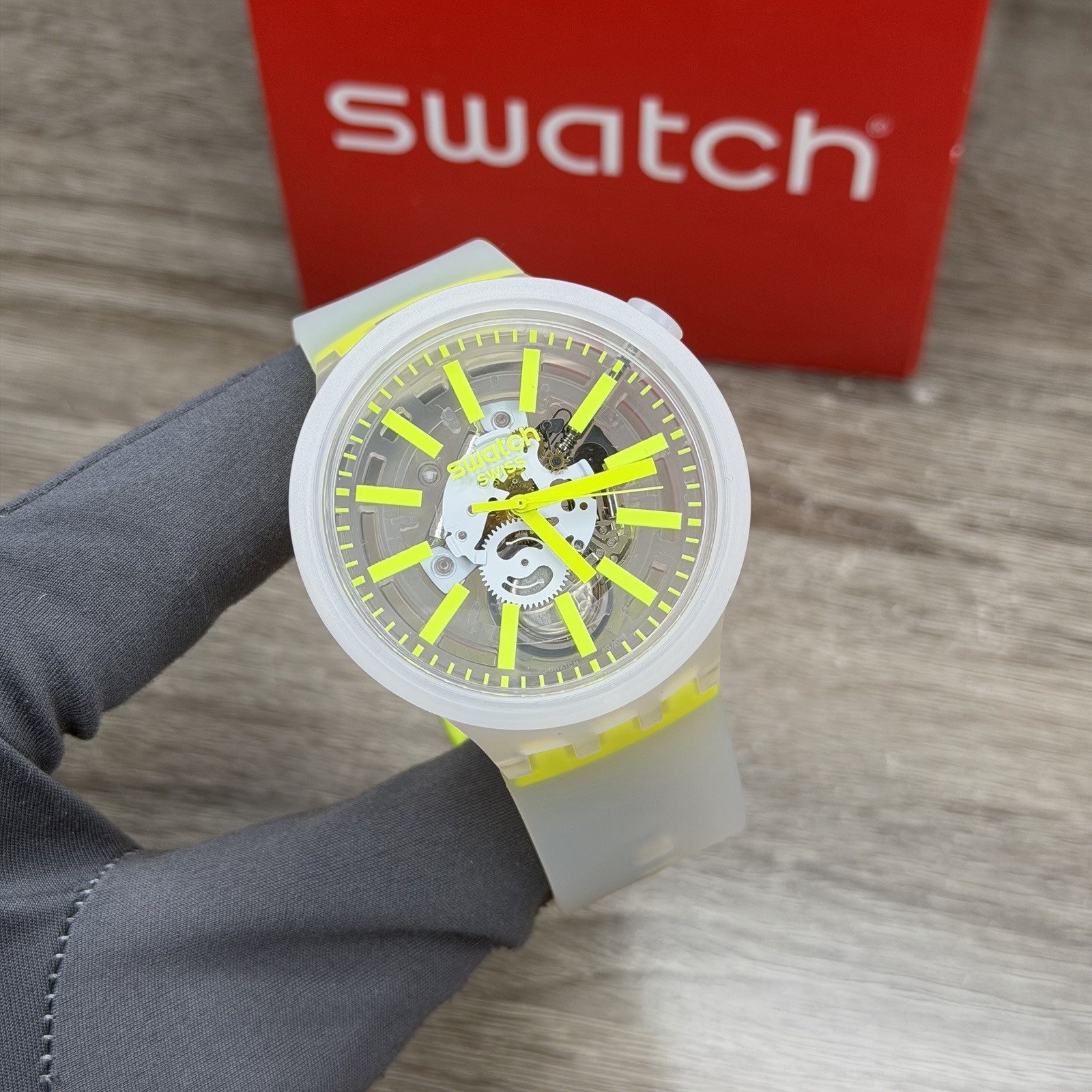NEW✅SKELETON✅ Swatch Big Bold YELLOWINJELLY Transparent Men’s Watch SO27E103