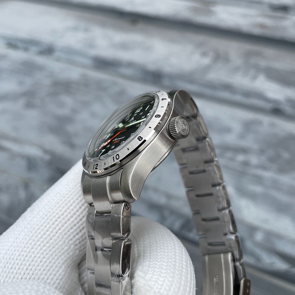 Steeldive Steelflier SF792, GMT, Black, NH34, Sapphire, Lume, 200m Diver, Field