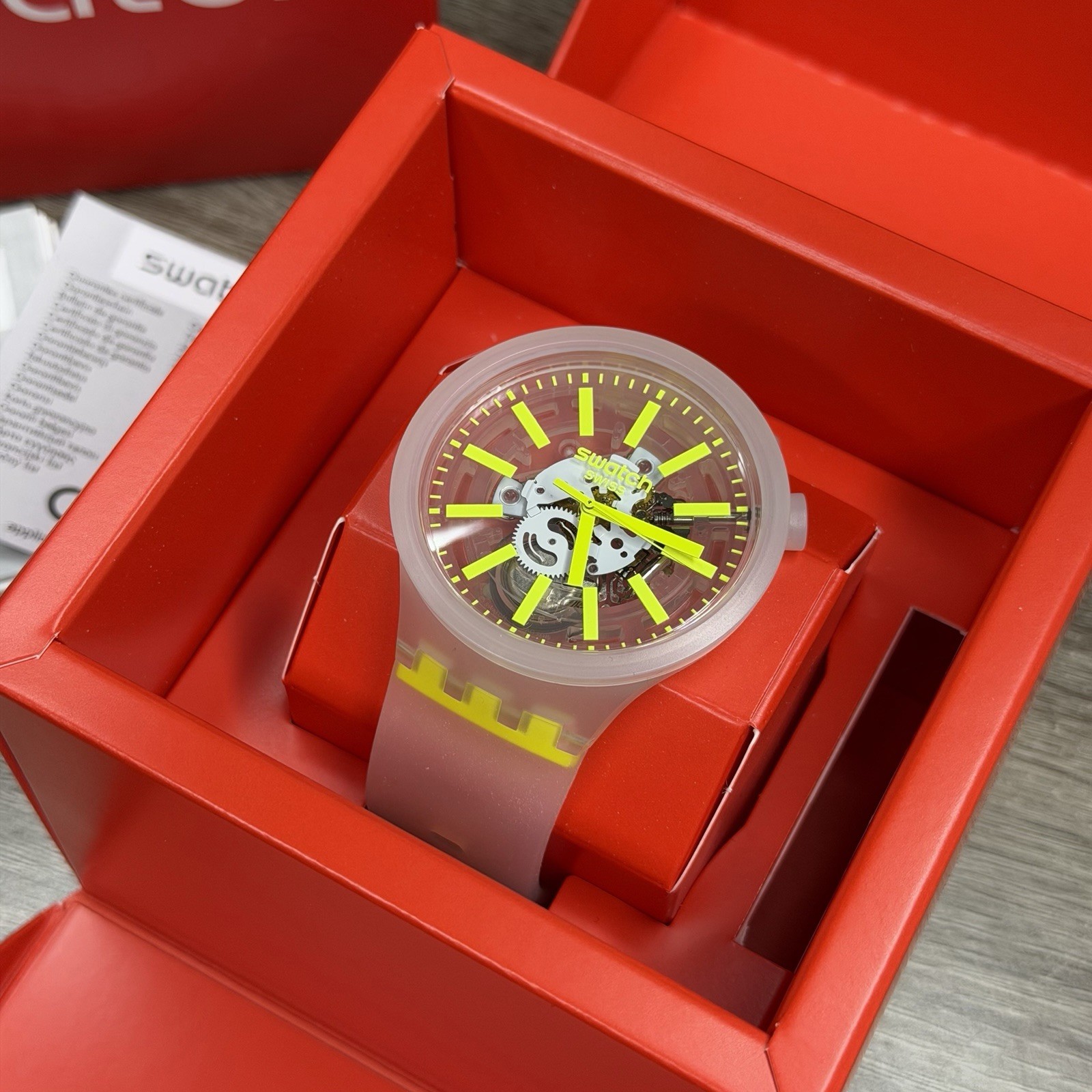NEW✅SKELETON✅ Swatch Big Bold YELLOWINJELLY Transparent Men’s Watch SO27E103