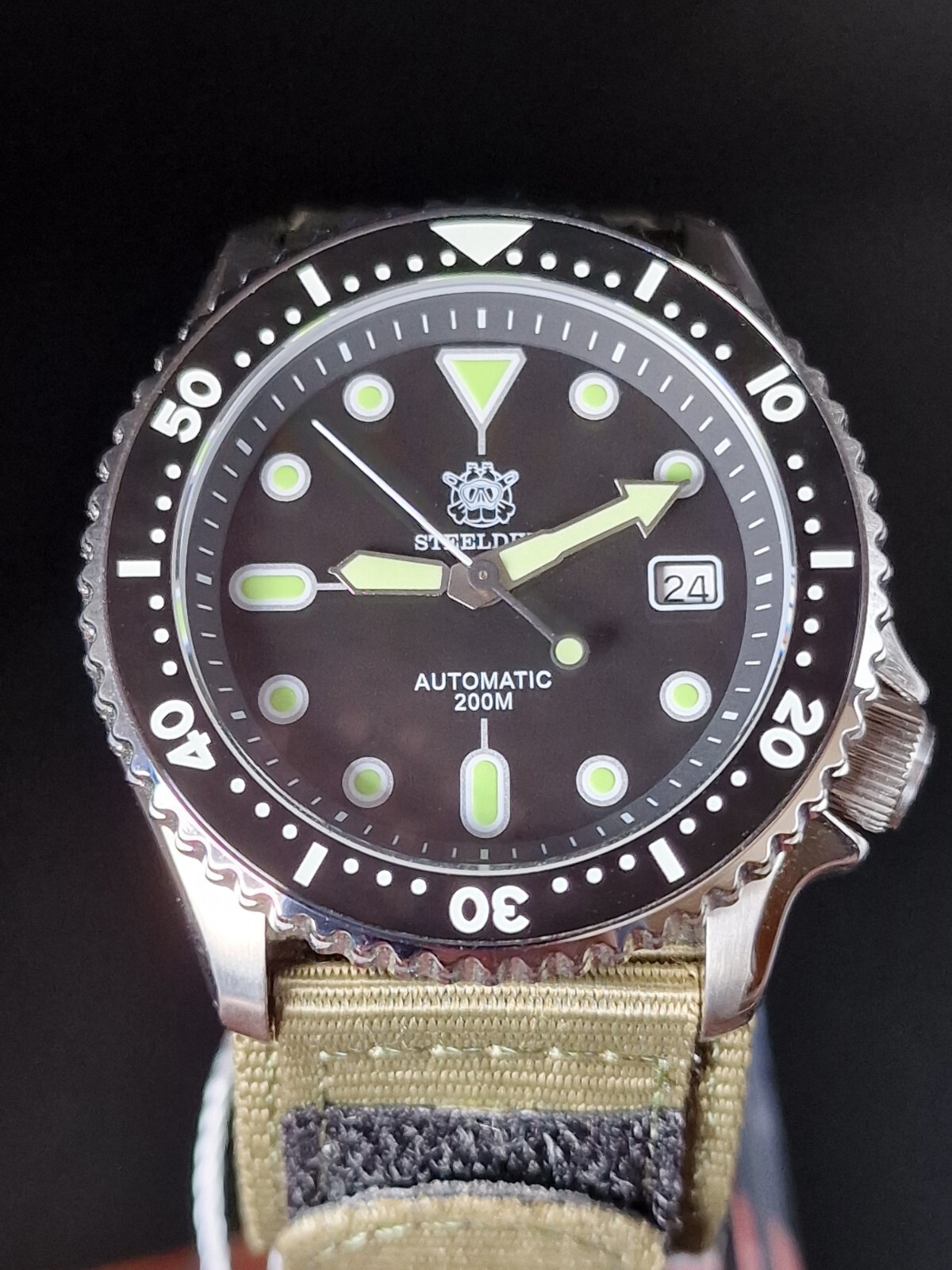 Seiko NH35A Automatic Mechanical 41mm Military Dive Watch by Steeldive