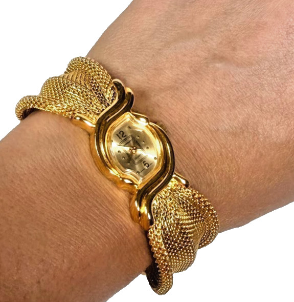 Affinity Quartz Women Vintage Bracelet Watch Gold Toned Unique Case Shape Mesh