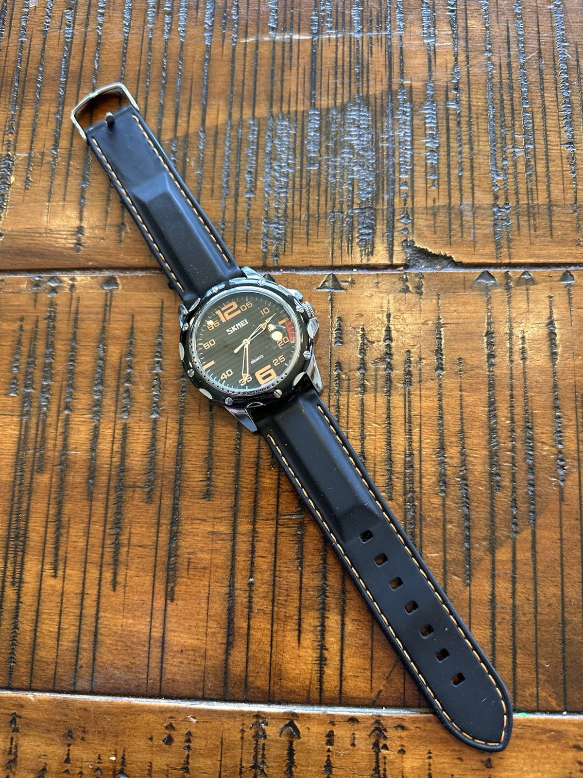Skmei Quartz Watch With Date Function