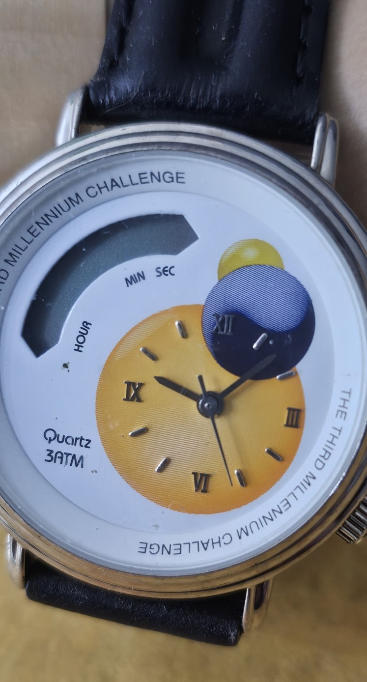 Vintage The Third Millennium Challenge Quartz 3ATM Countdown Calendar Watch Y2K