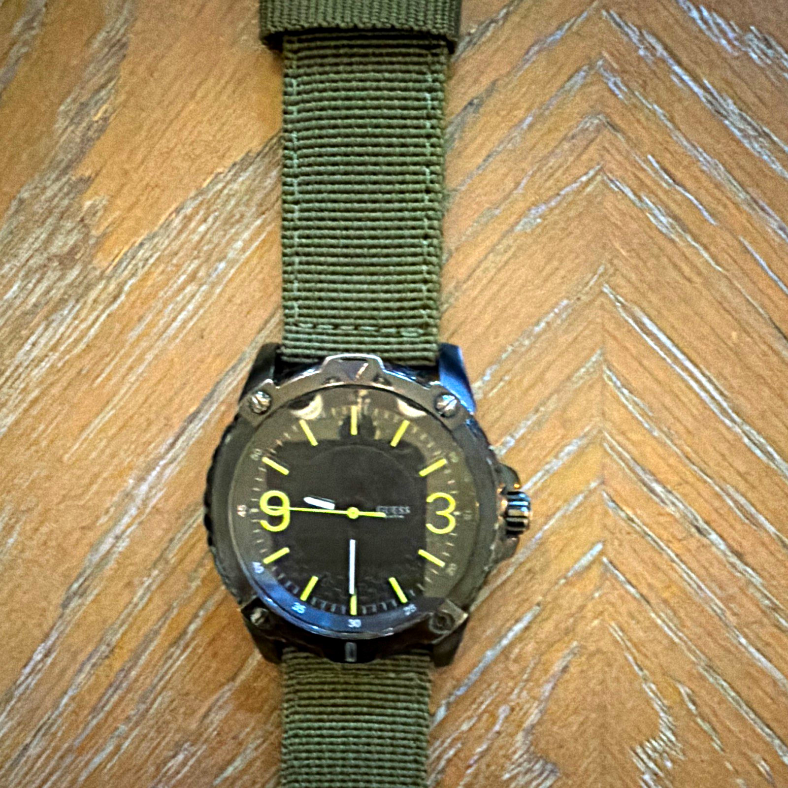 Guess Quartz Analog Watch Black Dial Black Steel Case Green Nylon Strap 45mm