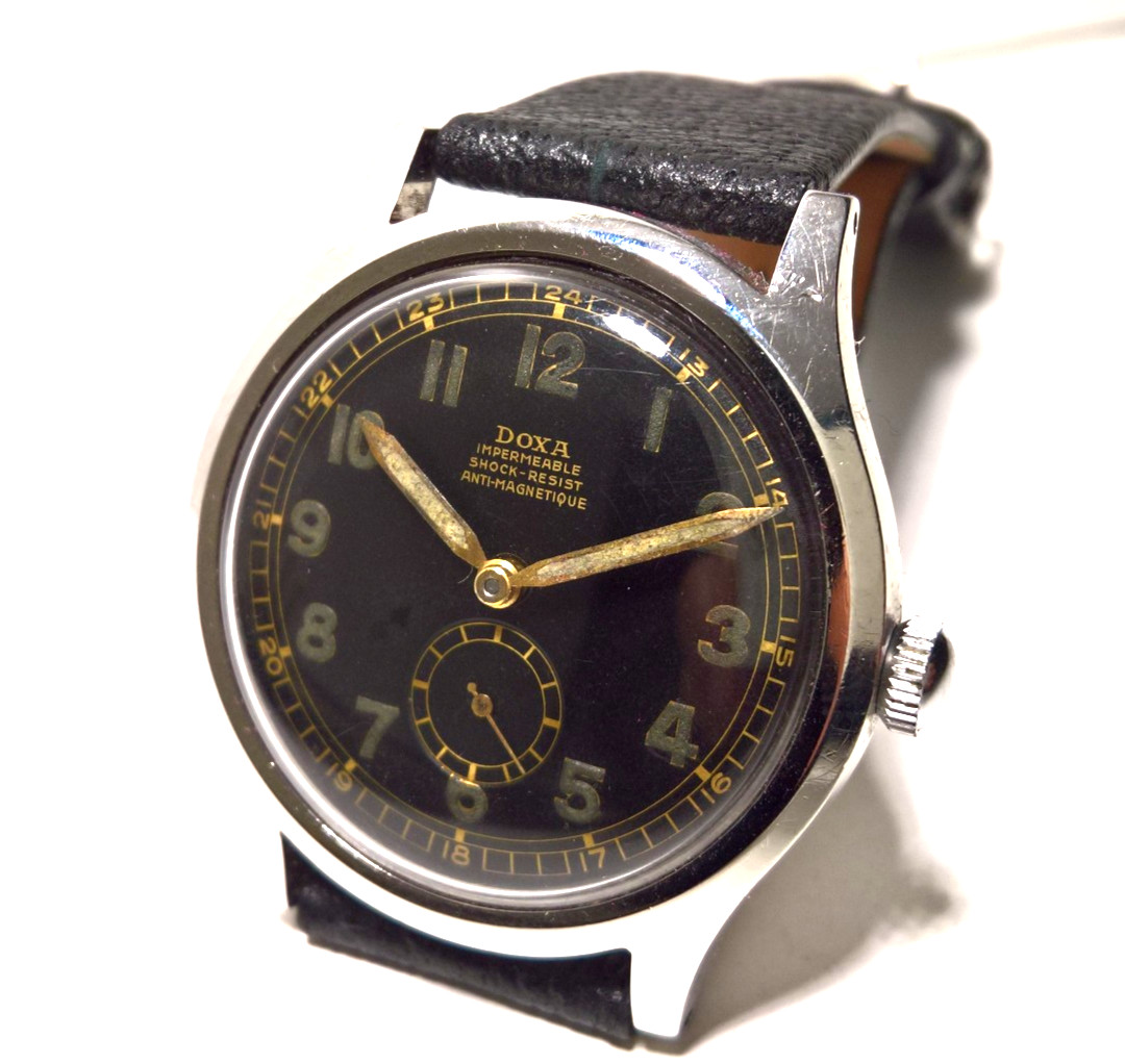 VINTAGE WATCH DOXA WATERPROOF OVERSIZED 37.8MM CLAMSHELL CASE BLACK GALT DIAL