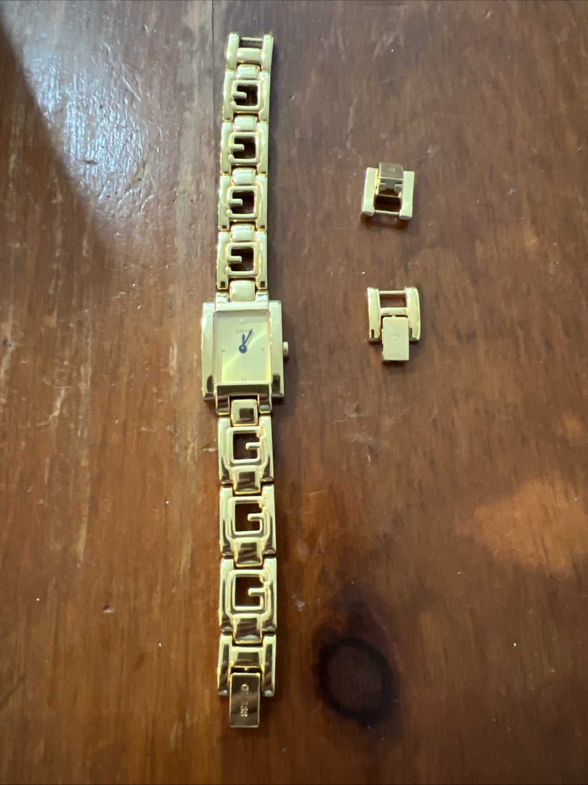 Vintage Guess Ladies Wrist Watch Bracelet Rectangle Case G logo