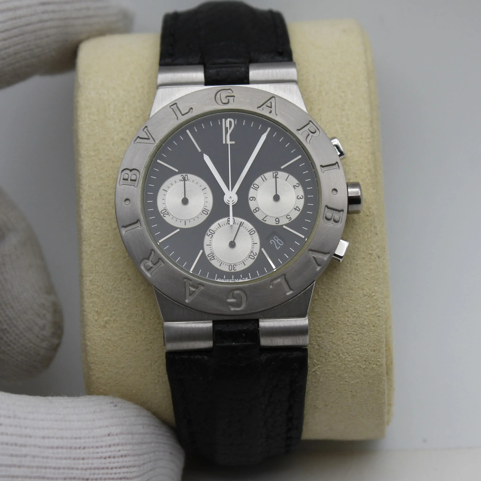 Bvlgari Diagono 18k White Gold Black Dial Quartz Unisex Watch CHW35G