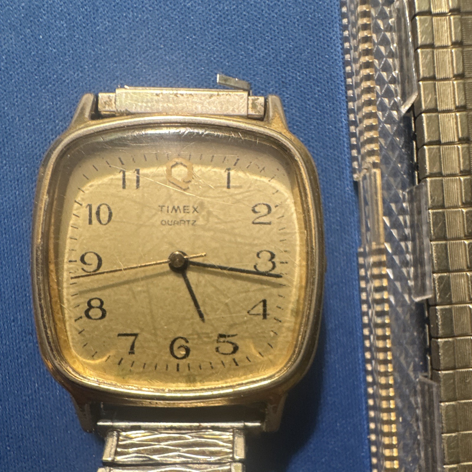 Timex M Cell Quartz TV Square 32 mm Dial Arabic Numerals/nos Bracelet inc.