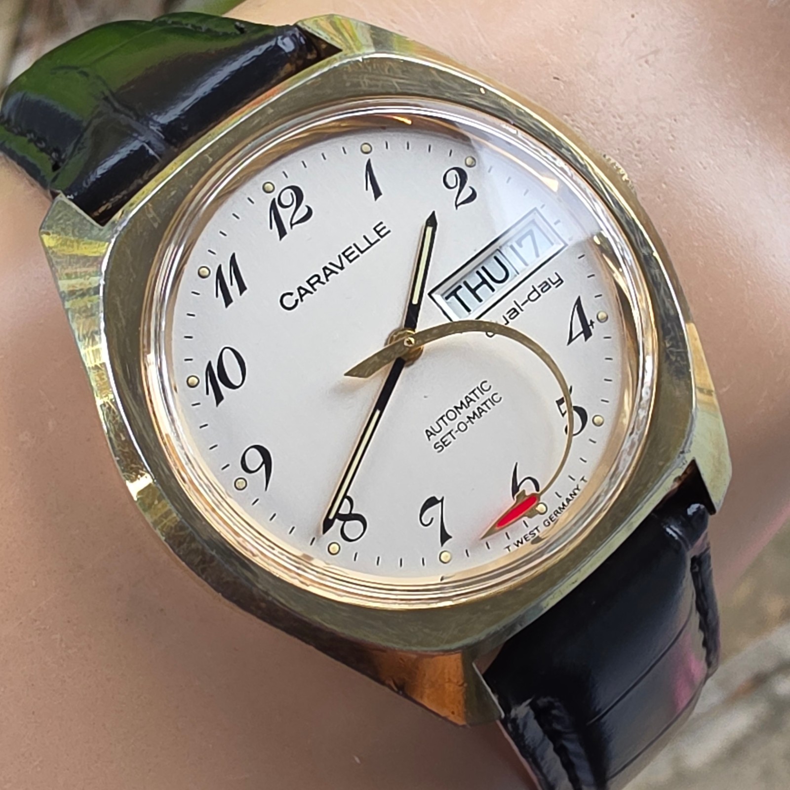 Vintage CARAVELLE men’s automatic watch day/date Rocket second hand germany 1978