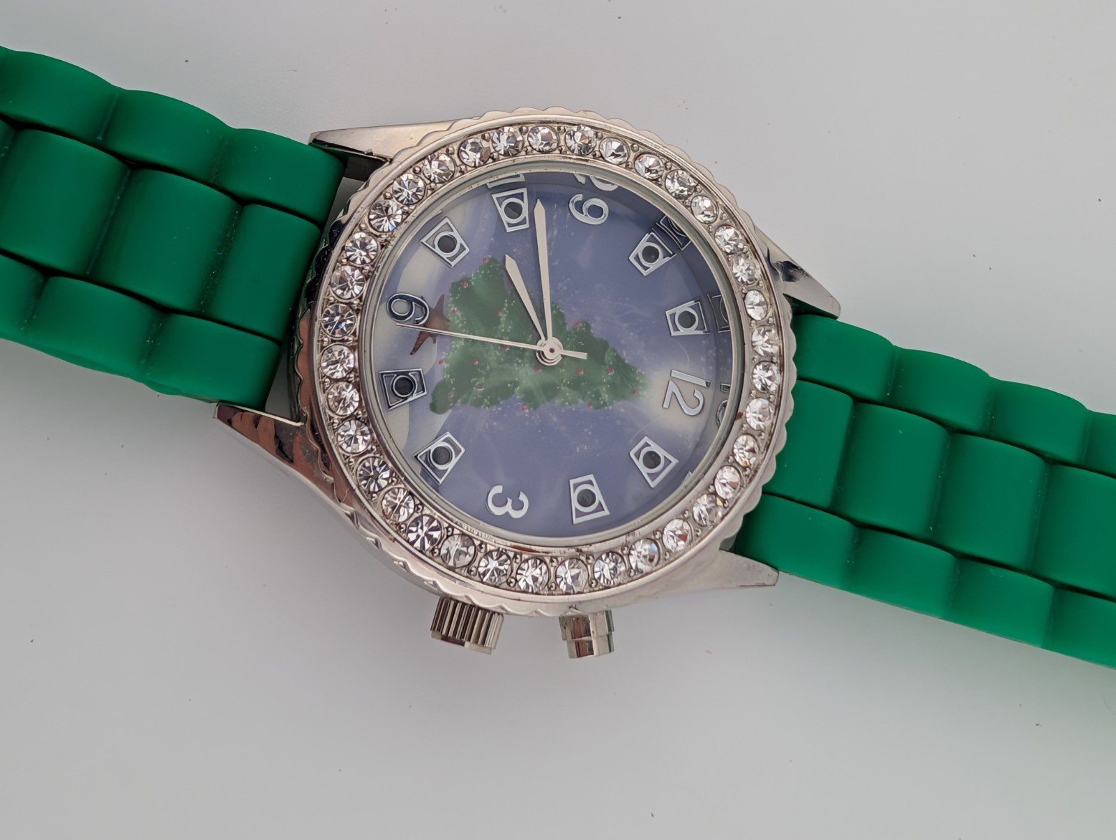 Christmas Tree Multicolor Light Up Dial Green Silicone Band- New Battery