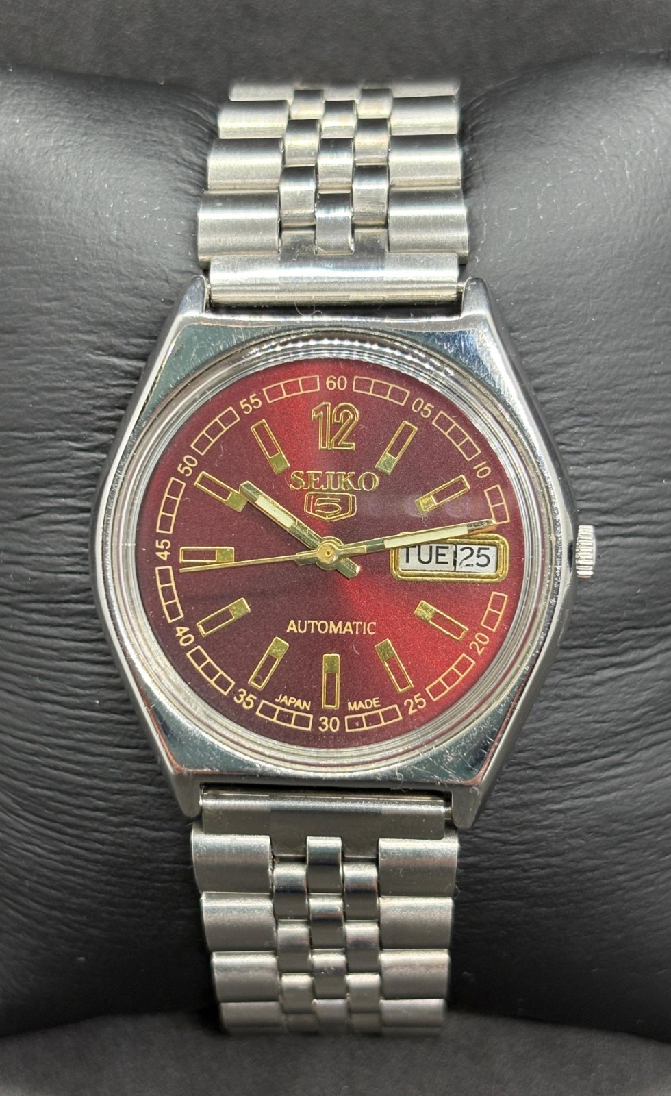Vintage Seiko 5 Automatic Day/Date Japanese Men’s Wrist Watch