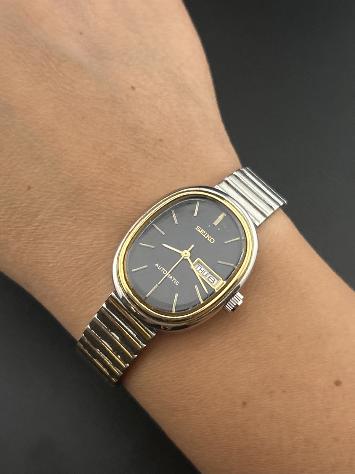 Vintage Seiko Automatic Two Tone Oval Case 2706-7100 Woman’s Watch