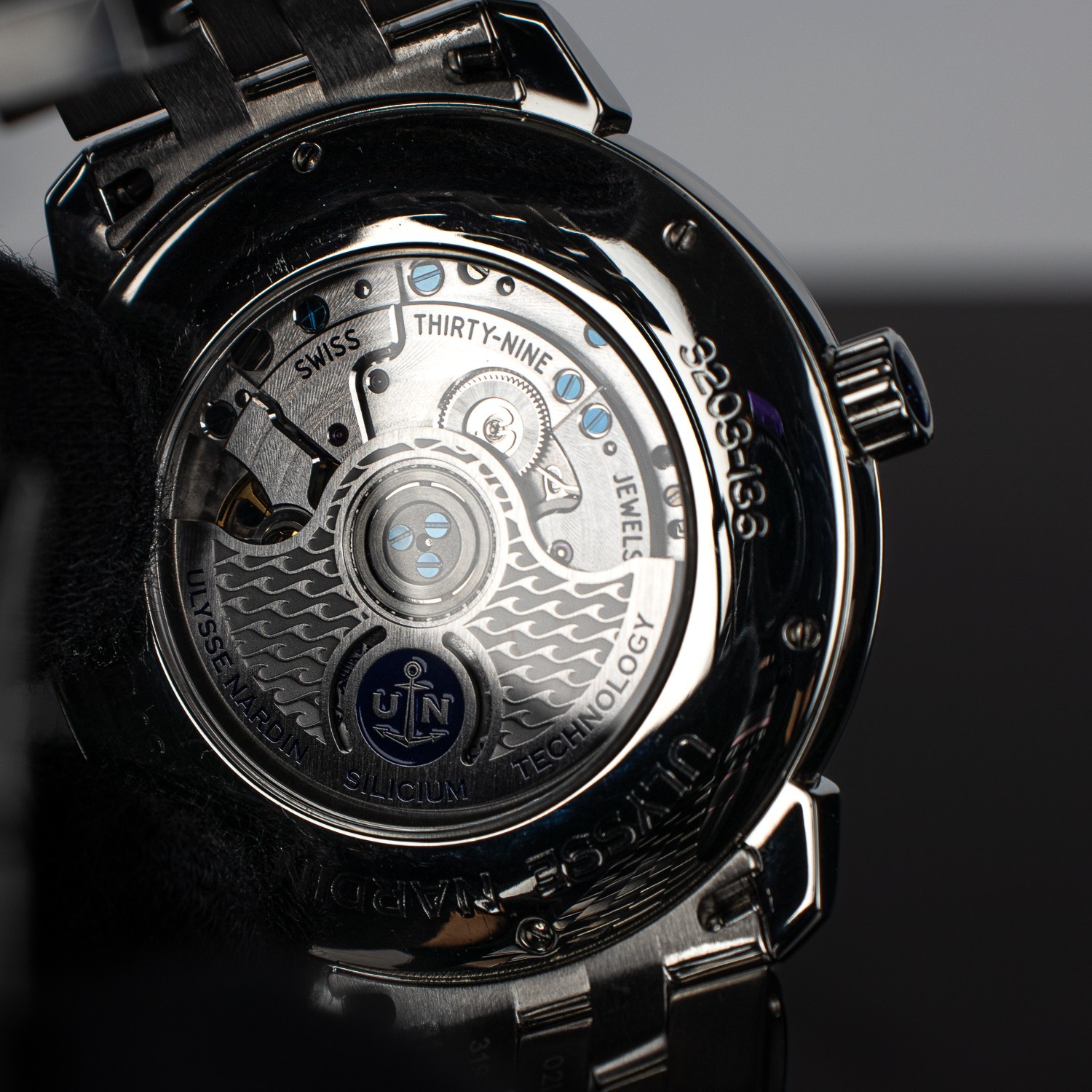 Ulysse Nardin Classico Silver Dial Steel Bracelet 2020 40MM 3203-136-7/30