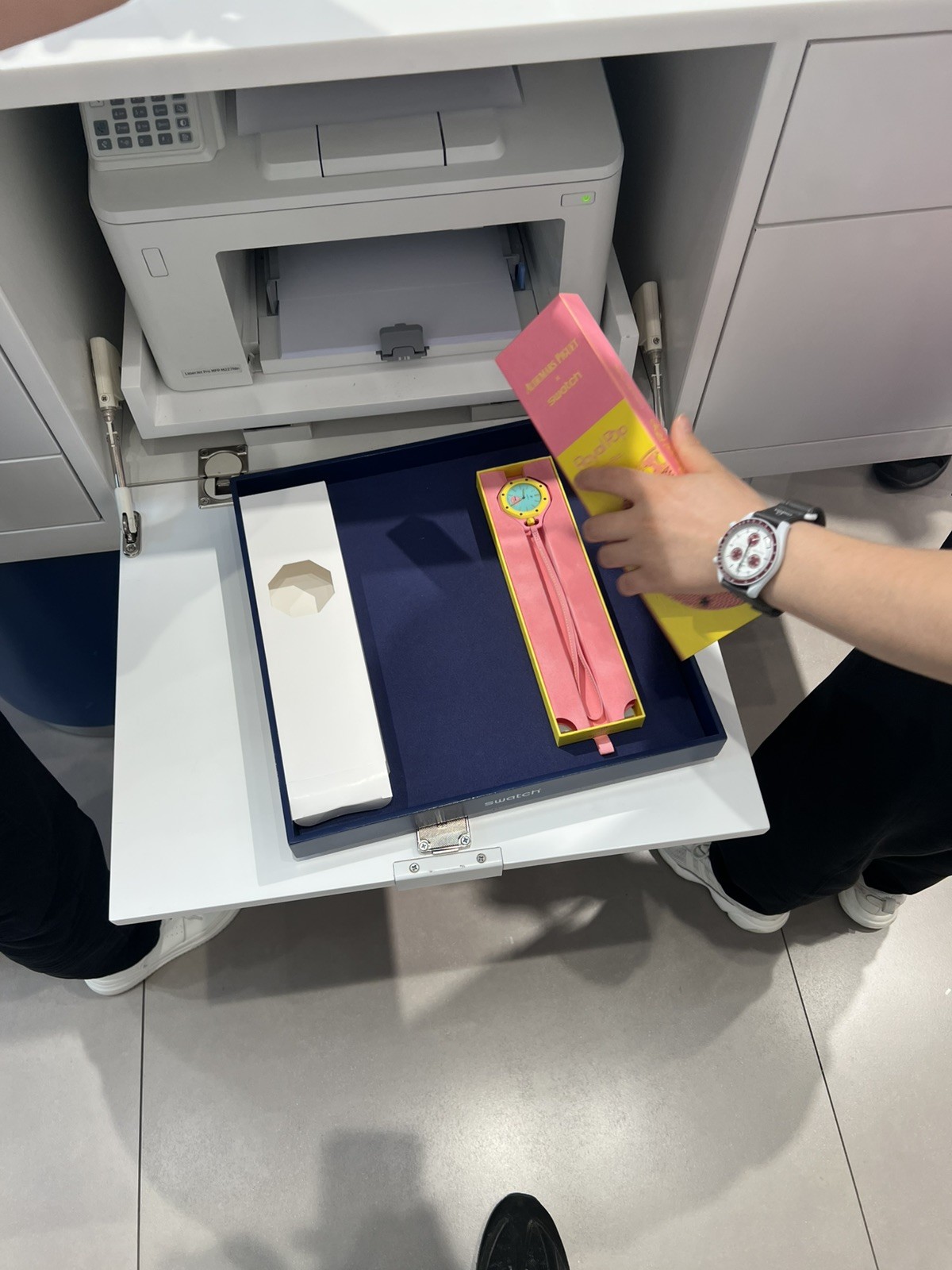 IN HAND! Swatch x AP Royal Pop – OTG ROZ. Receipts, bag and box included