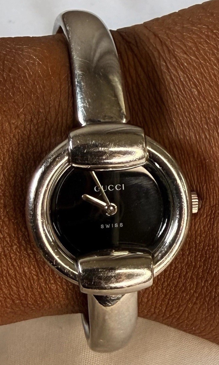 Gucci 1400L Bangle Watch Black Dial Swiss Women’s w/ Box & COA