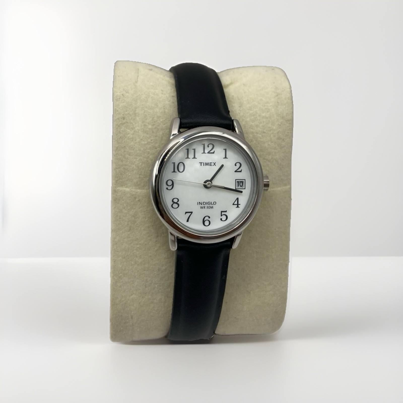 Timex Women’s T2H331 Easy Reader Indiglo Leather Strap Watch NO BOX
