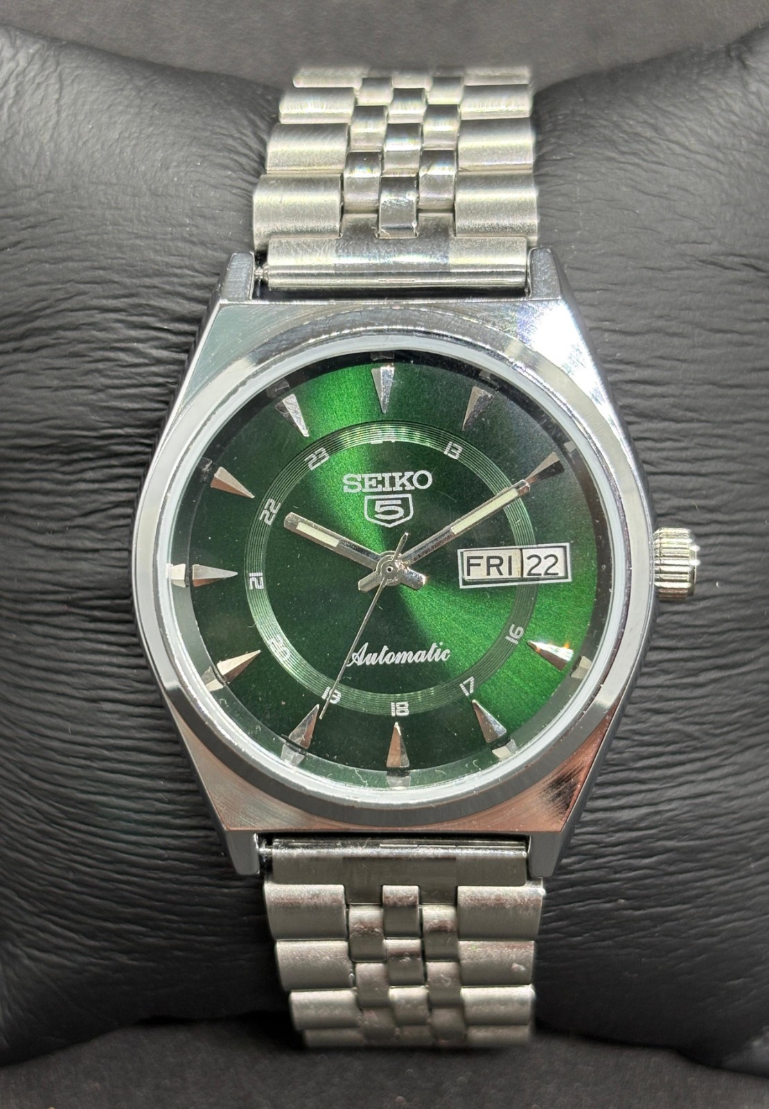Vintage Seiko 5 Automatic Day/Date Japanese Men’s Wrist Watch