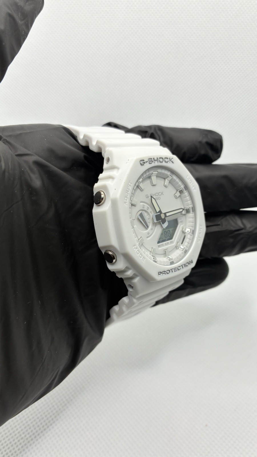 Casio G-SHOCK White & Silver Analog-Digital Quartz 200m Watch w/ Box Manuals