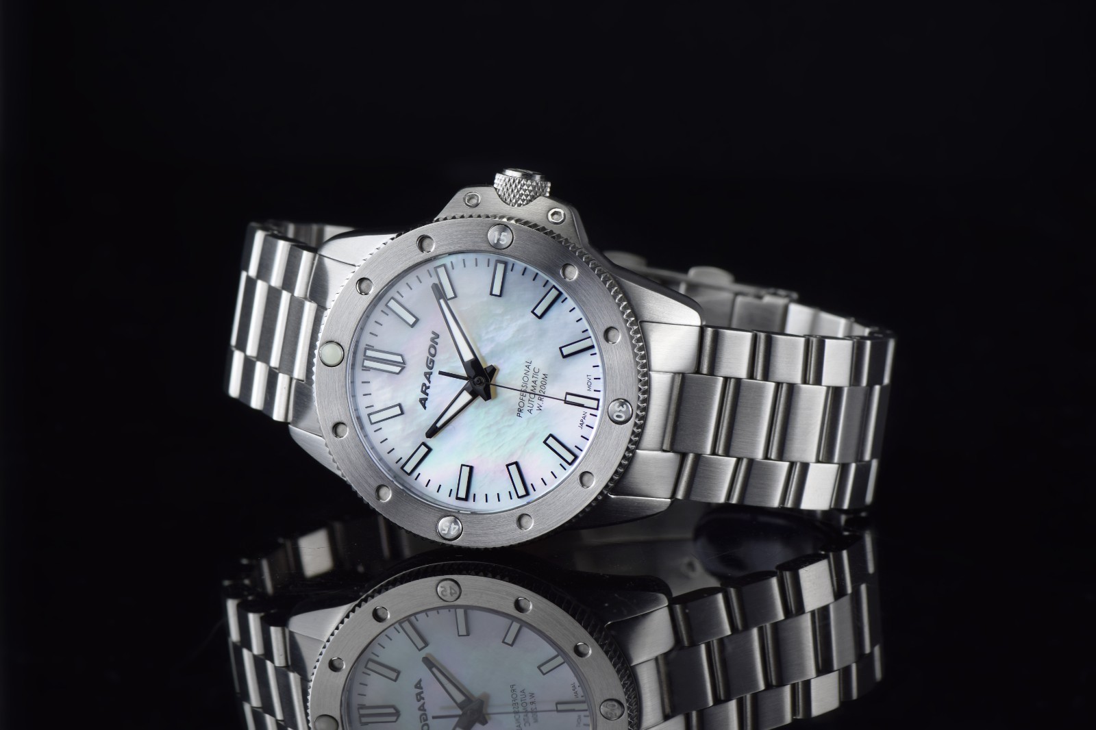 ARAGON A464WHT Matador 42 NH35