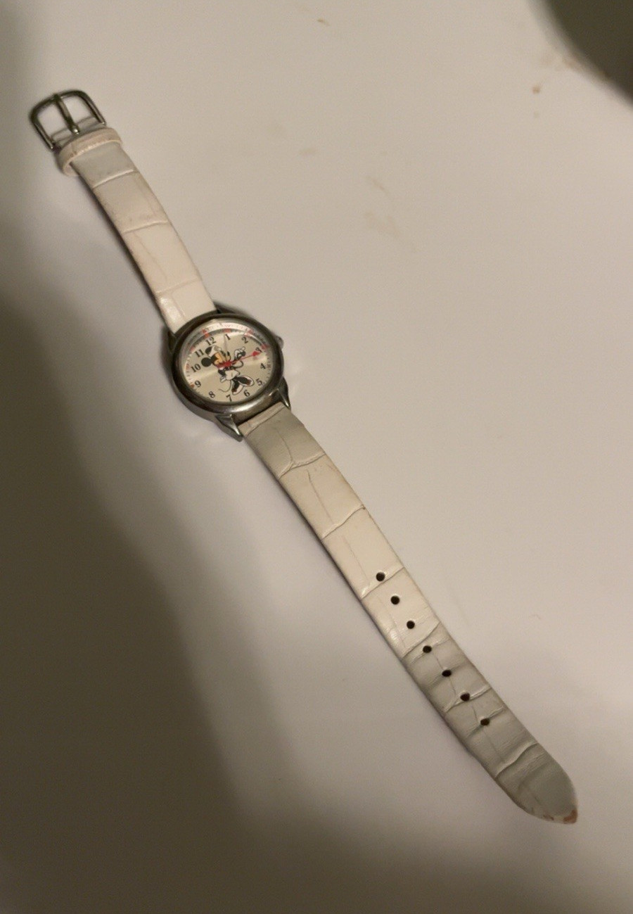 Minnie Mouse Nurse Wristwatch White Dial Silver Round Case White/Brown Strap