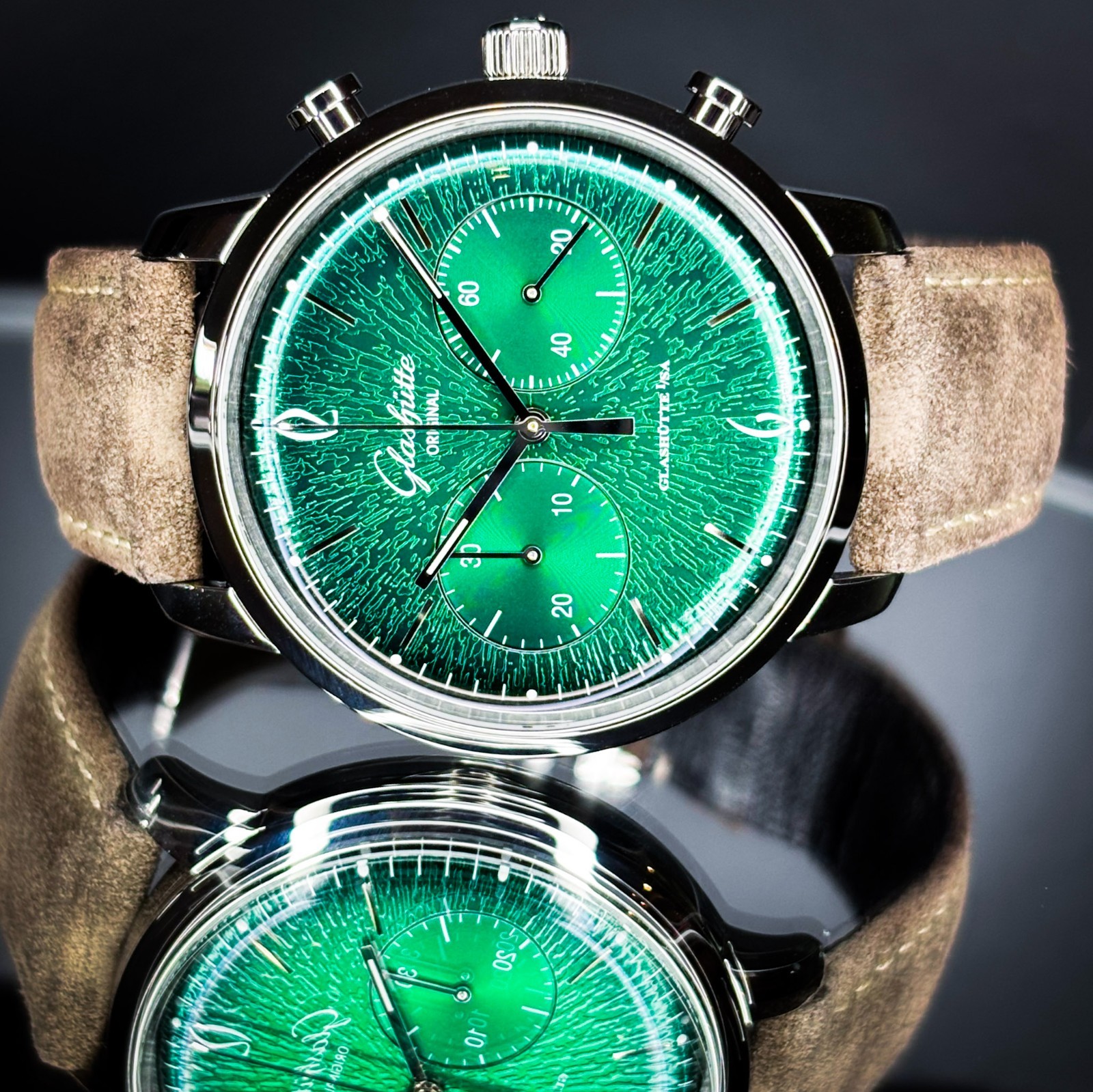 Glashütte Original Sixties Chronograph Annual Edition 1-39-34-05-22-04 box/paper