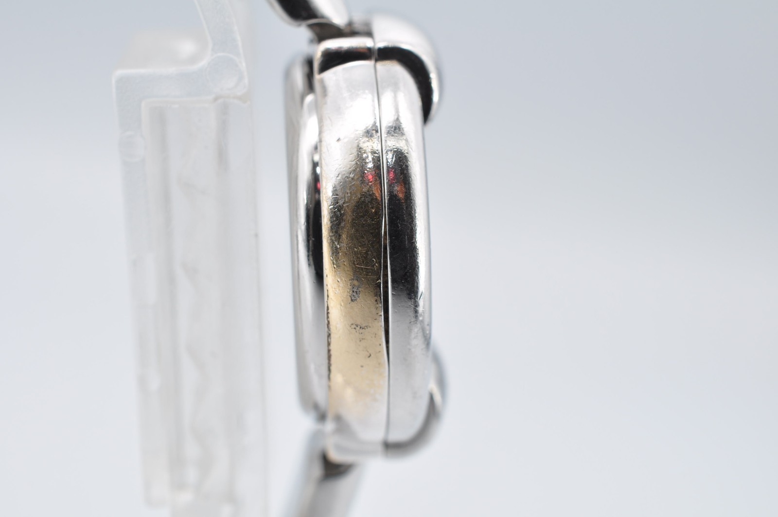 GUCCI 1400L Quartz Analog Silver Bangle Watch w-11107