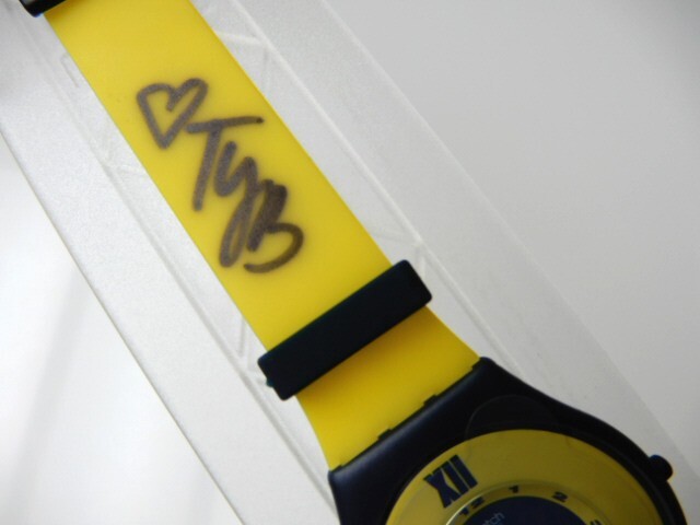 AMARILLO! Swatch “1st” year SKIN SIGNED By TYRA BANKS! NIB-RARE!