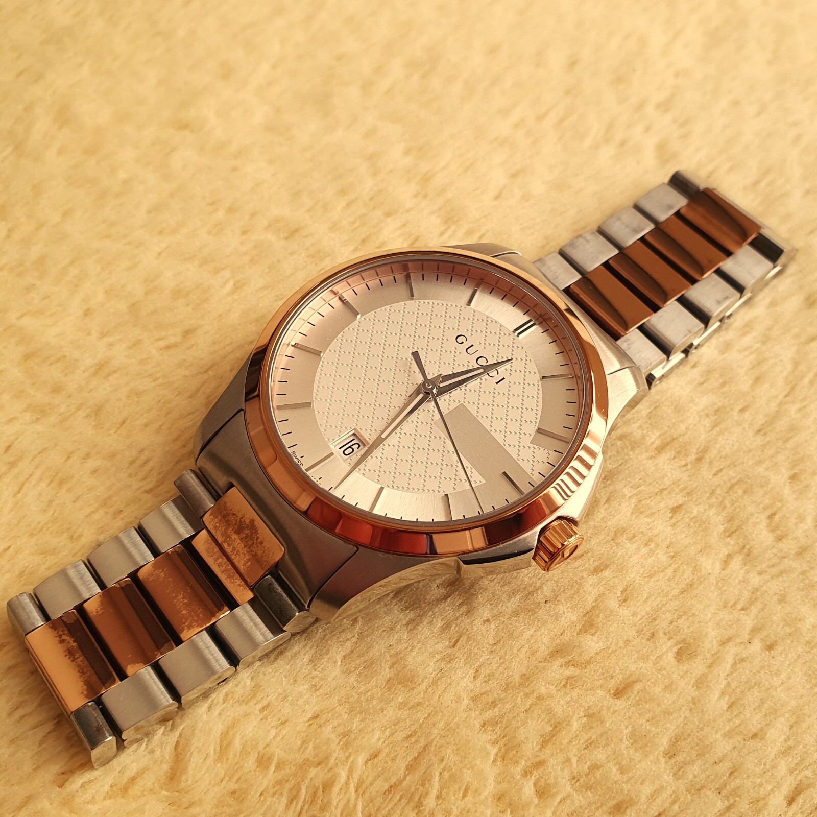 Gucci 126.4 18K Rose Gold Plated & Stainless Steel Two Tone Men’s Watch (a232)