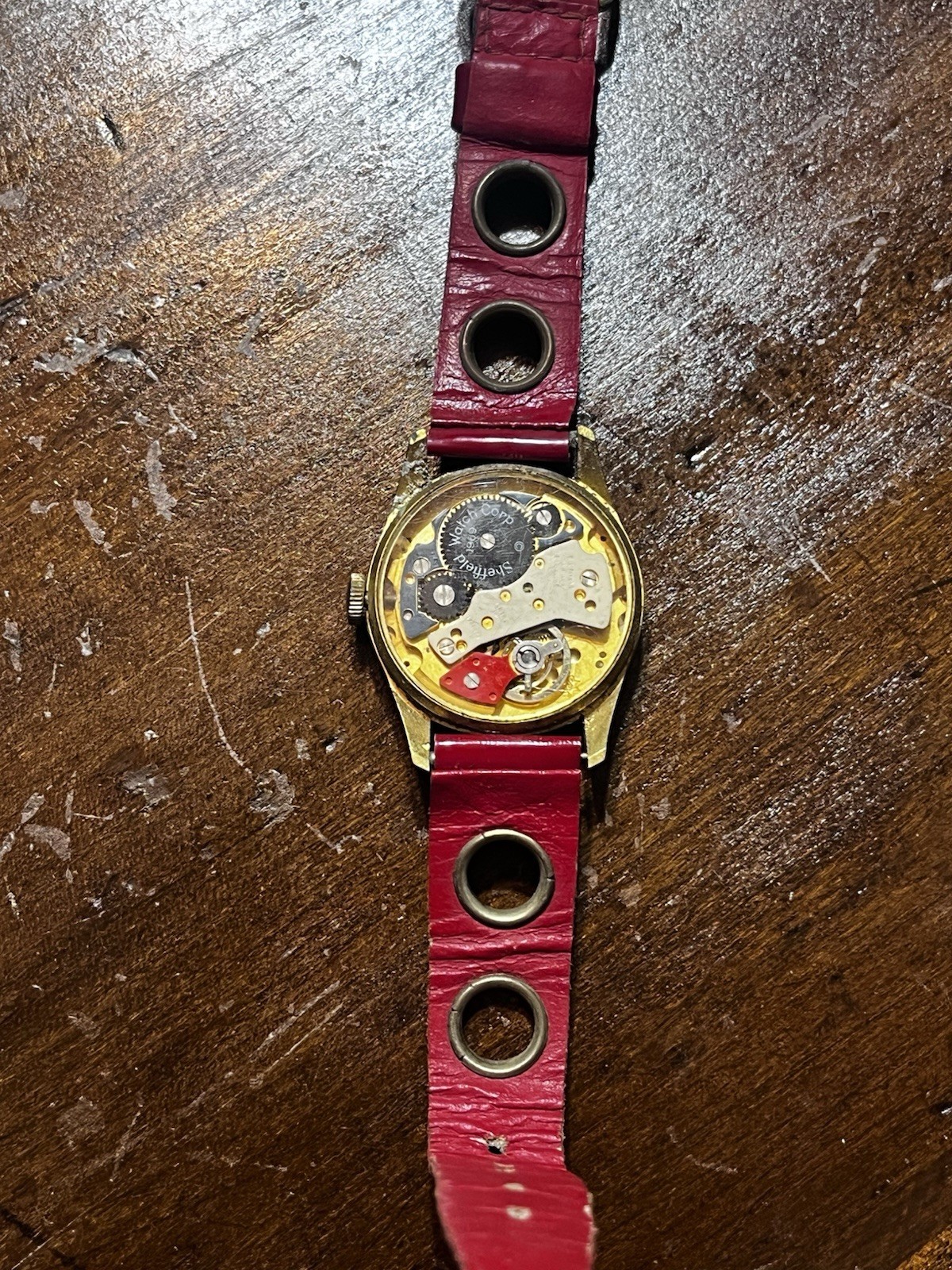 Sheffield Time Reader Manual Mechanical Watch White/Red Dial Gold Case Red Strap