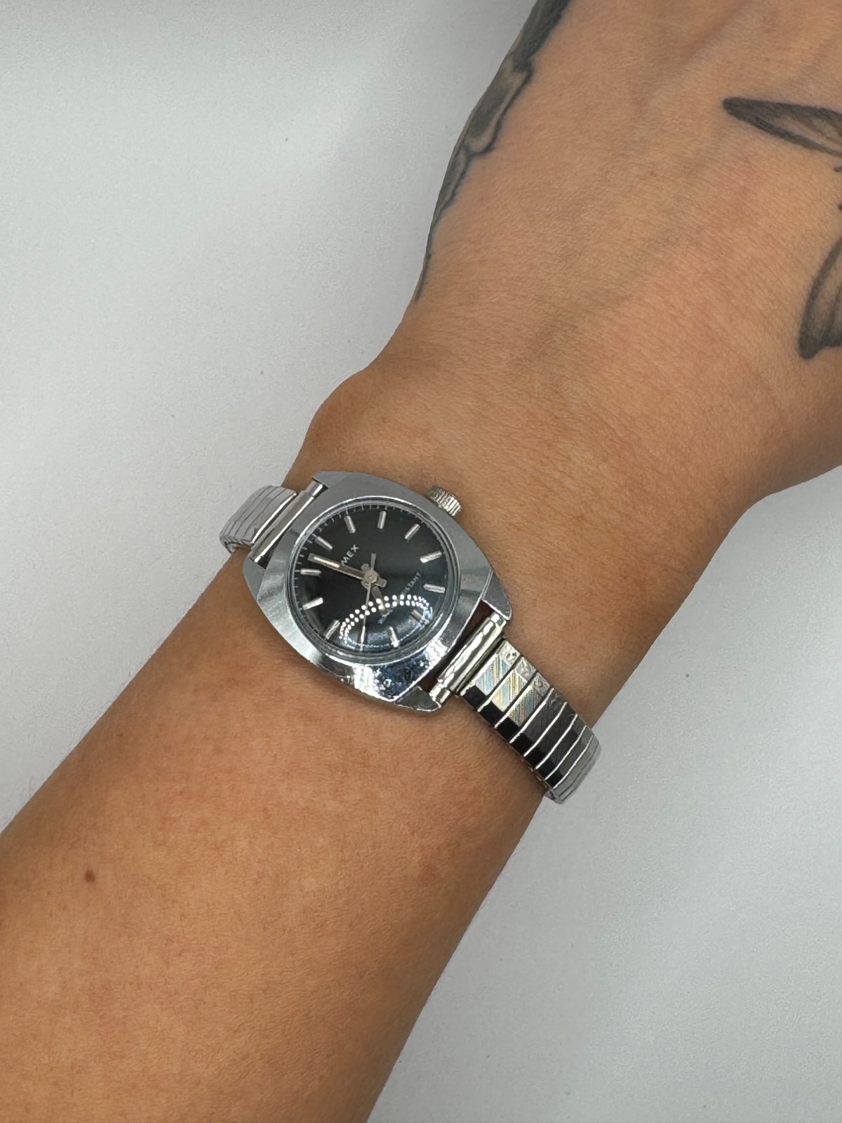 Vintage 1970s Womens 25mm Timex Mechanical Watch Silver Tone Blue Dial Serviced