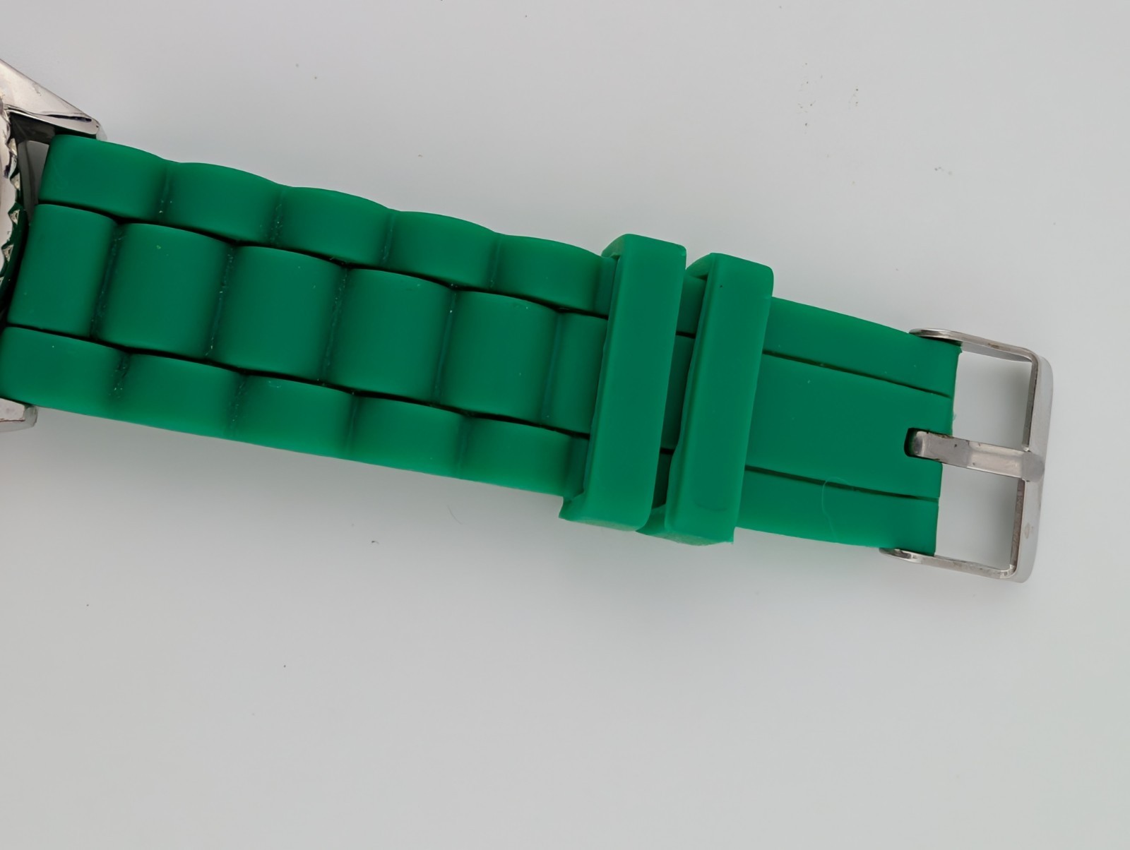 Christmas Tree Multicolor Light Up Dial Green Silicone Band- New Battery