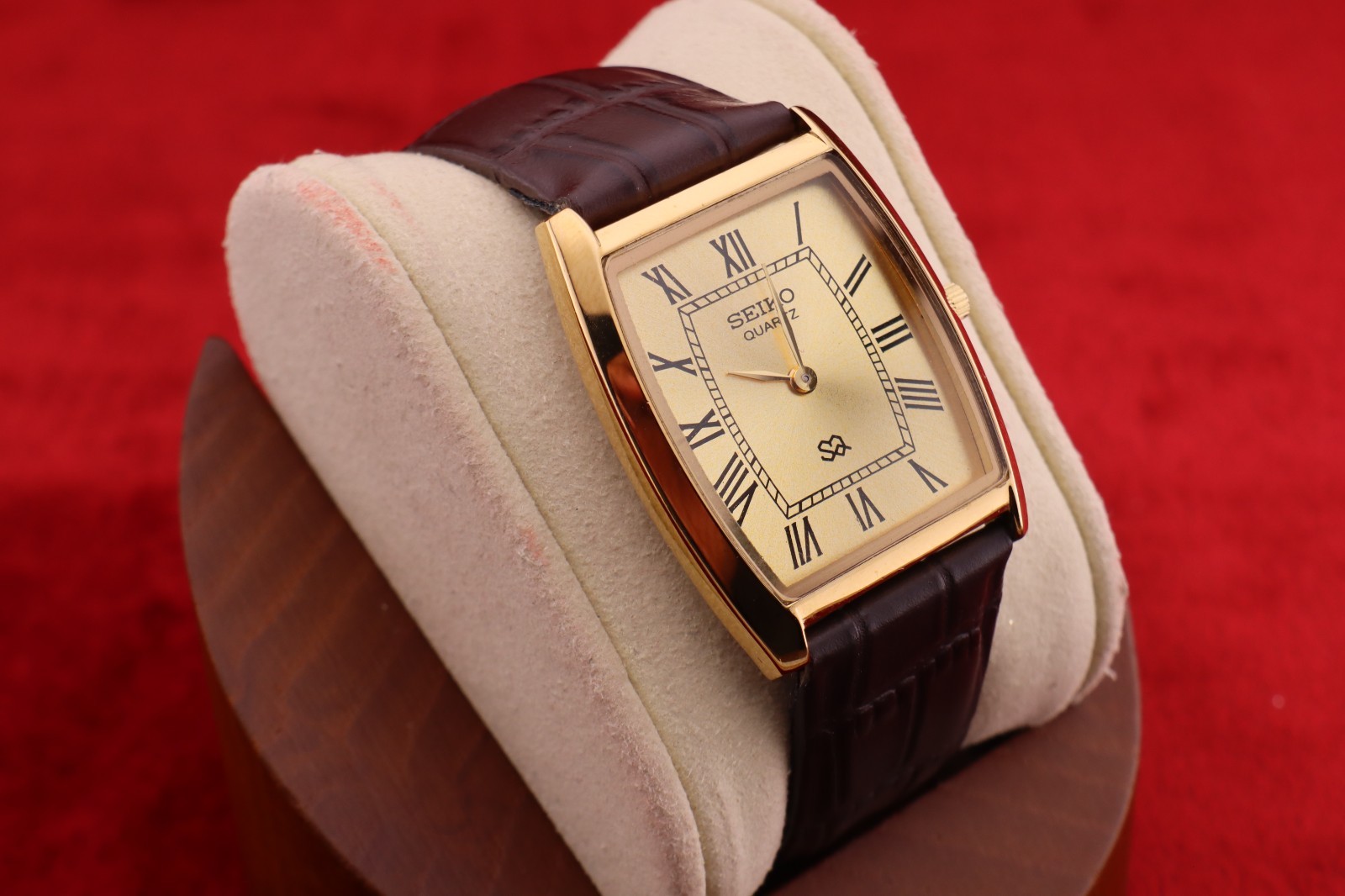 Vintage Men Seiko quartz Barrel-Tank Golden Dial ,Dark Brown leather Dress Watch
