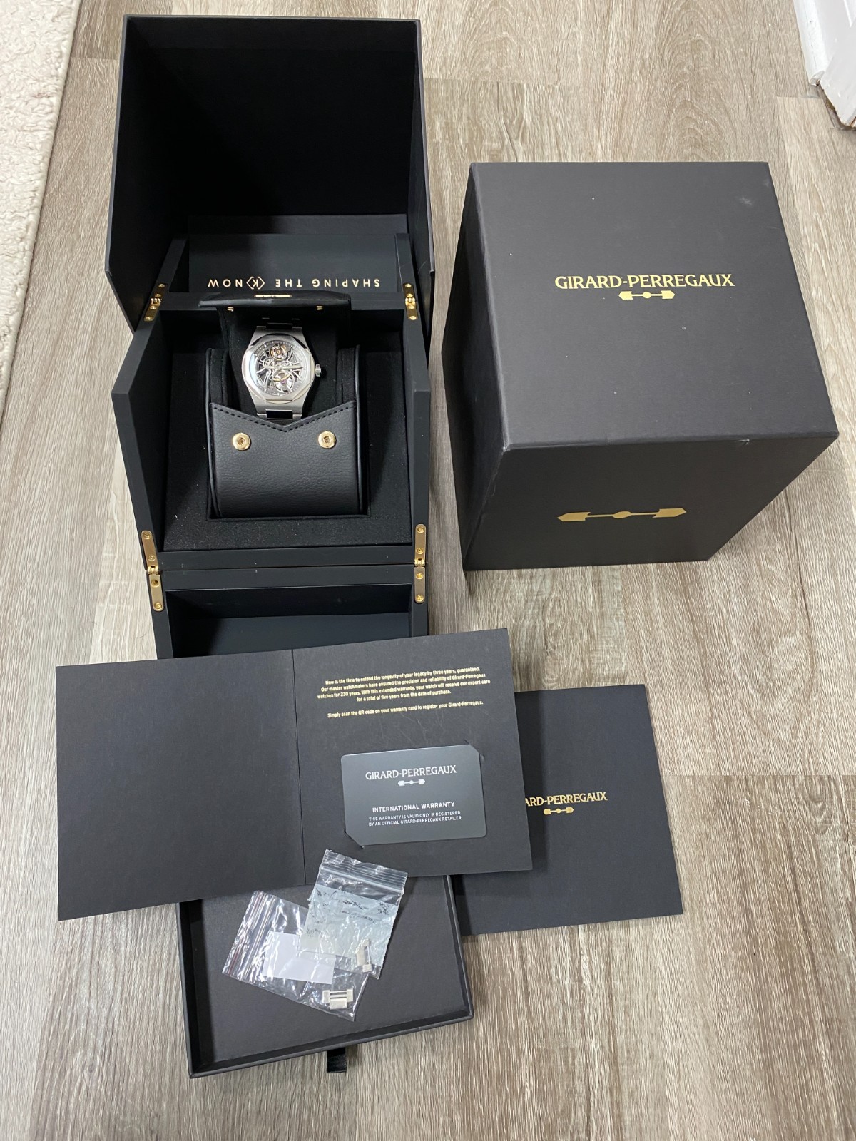 Girard-Perregaux. Laureato Skeleton. 81015-11-001-11A, 42 mm. Full Kit. Clean…