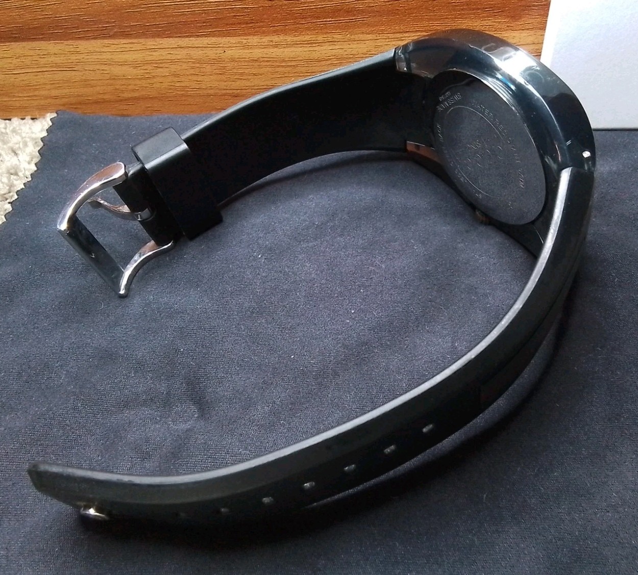 Gucci Sync Watch Quartz 46mm Stainless Steel Case Black Rubber Strap *WORKS*