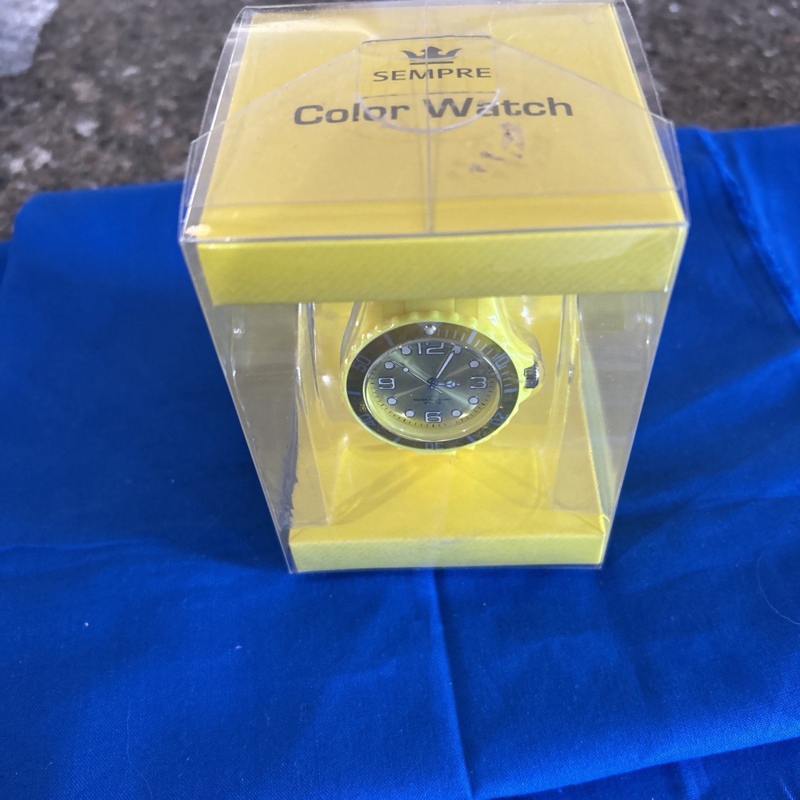 Yellow Sempre Watch With Rubber/Silicone Strap New unused runs great