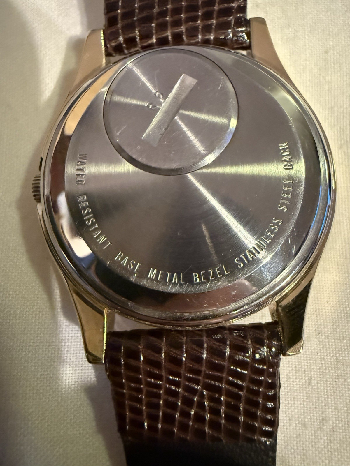 Tradition, Quartz, Day/Date, Linen Dial, Gold Case, Brown Genuine Leather Strap
