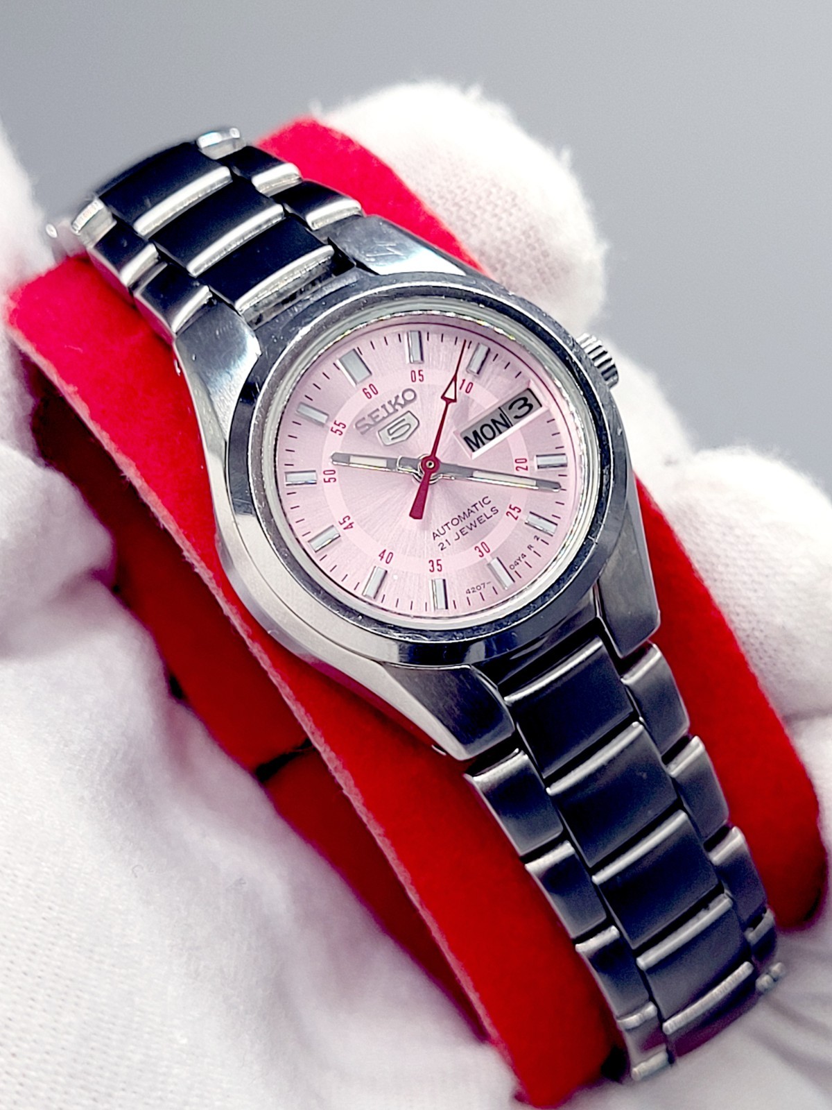 Seiko 5 Automatic Ladies Women’s Watch PINK Dial 21 Jewels 1995 Day/Date N. MINT