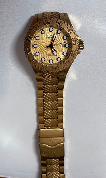 Invicta Pro Diver Watch Gold Tone Men’s Quartz Chronograph 200 M Gold Tone Face