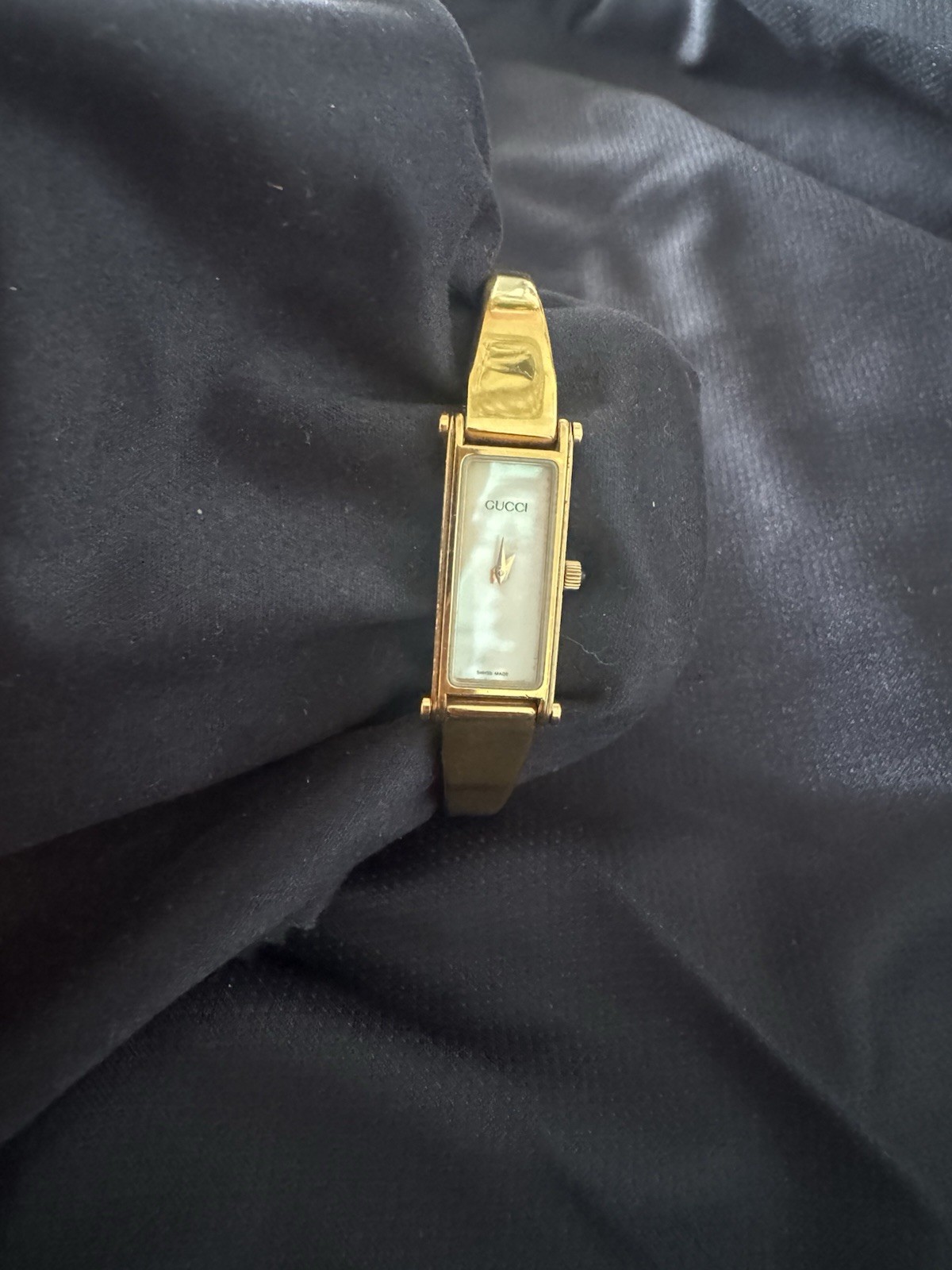 Gucci 1500L Women’s Swiss Made Quartz Analog Gold Bangle Rectangle Watch