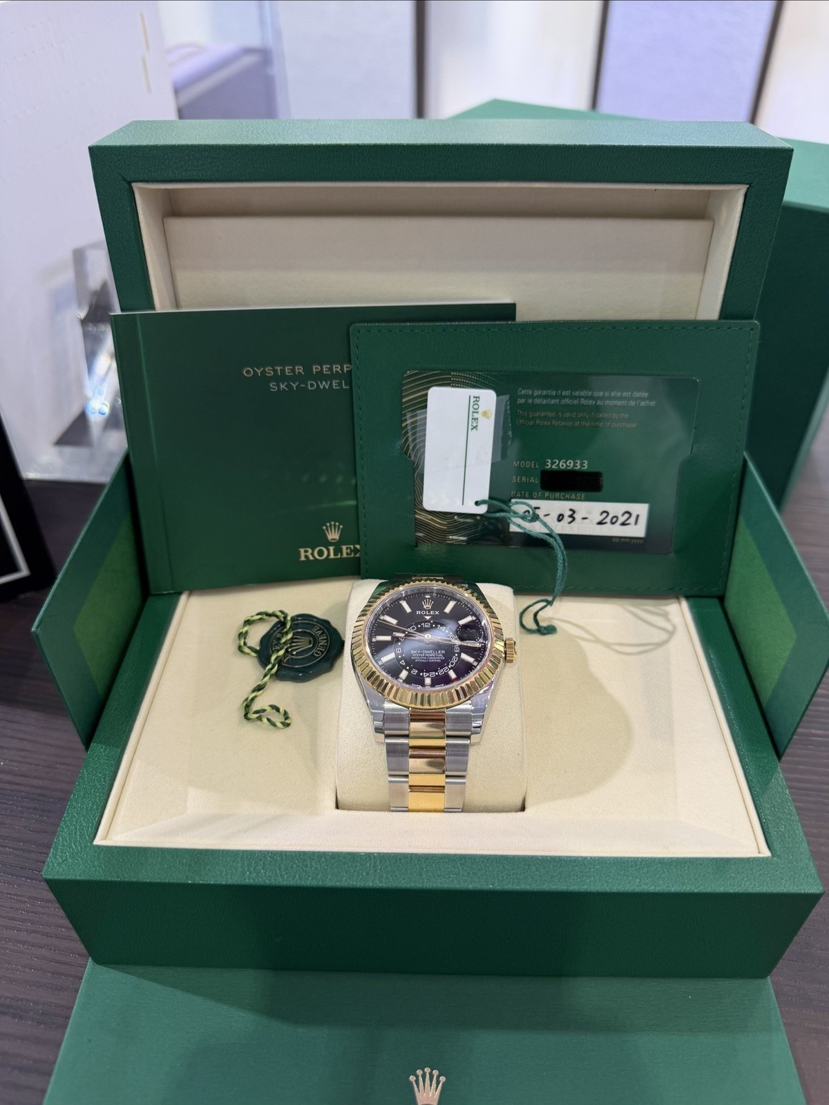 2021 Rolex Sky-Dweller Black Dial 326933 42mm 18K Yellow Gold/Steel FULL SET!!