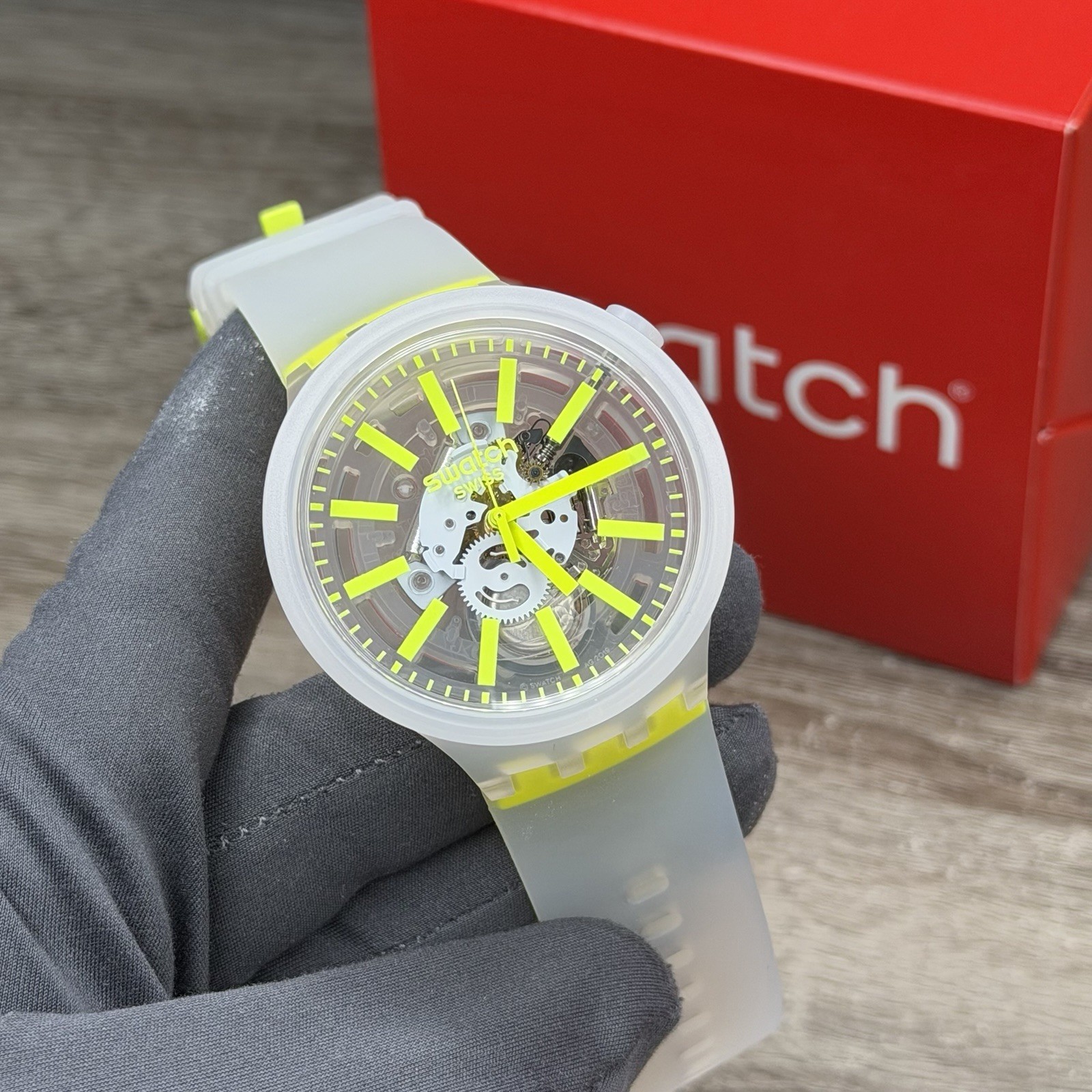 NEW✅SKELETON✅ Swatch Big Bold YELLOWINJELLY Transparent Men’s Watch SO27E103