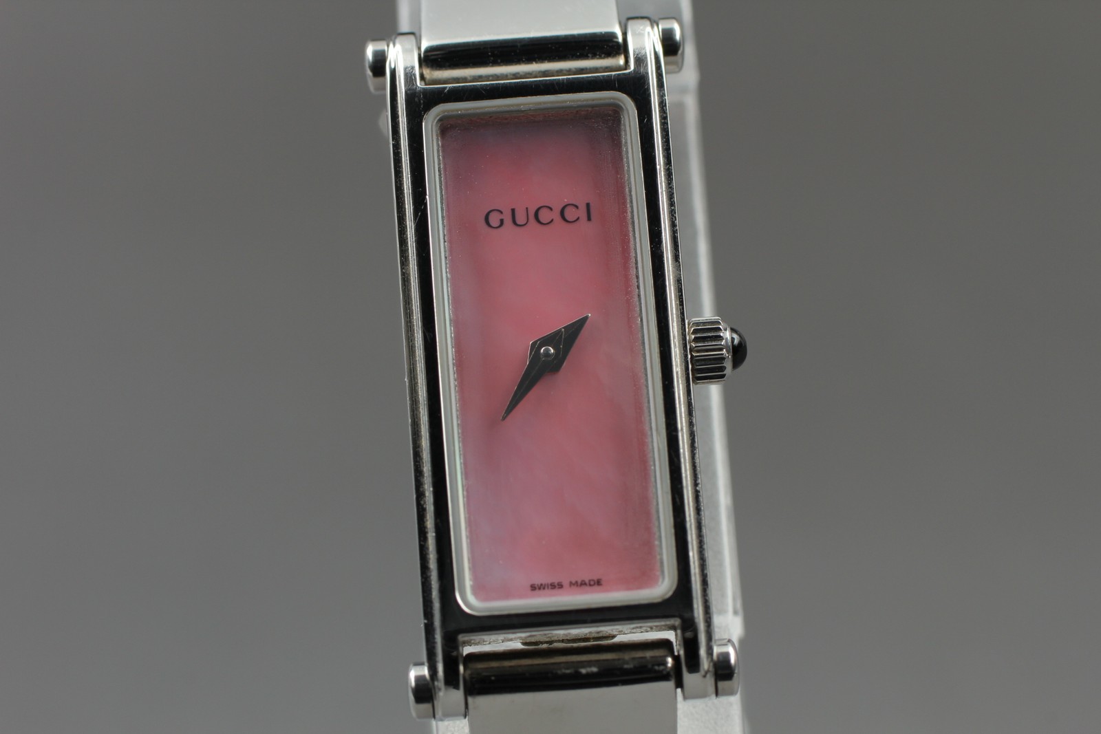 Near MINT Gucci 1500L Watch Pink Dial Quartz Vintage Ladies 12mm Rectangle Watch